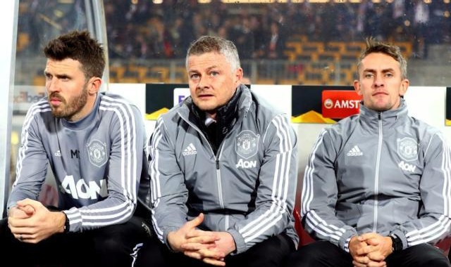 华体会手机网页版-名宿苦劝曼联：请换掉索尔斯克亚！至少换掉助教！